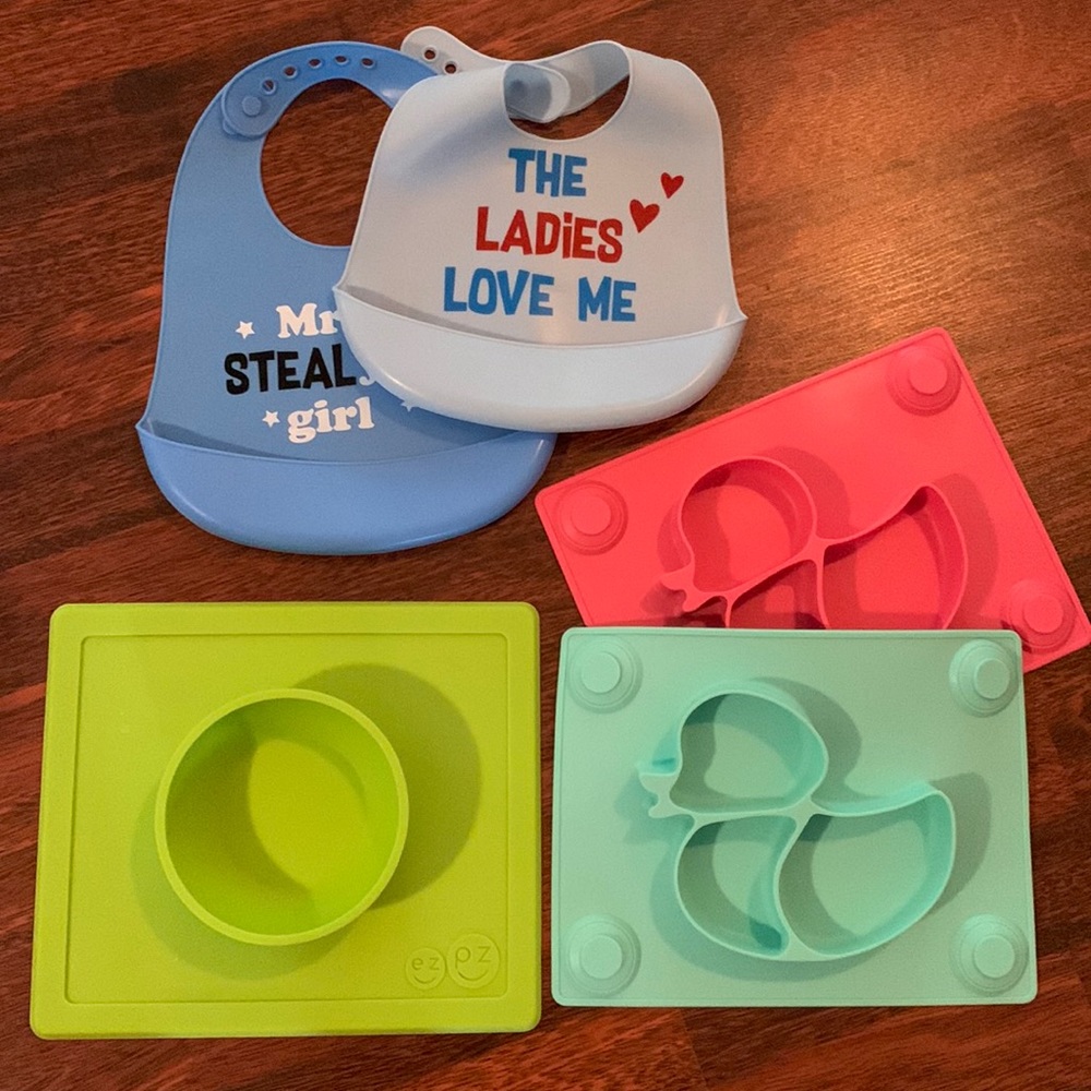 silicone bibs and suction plates and bowl